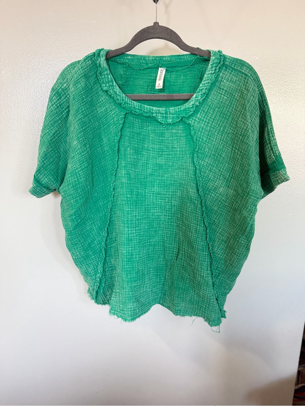 Zenana Outfitters Emerald Green Short Sleeve Textured Scoop Top